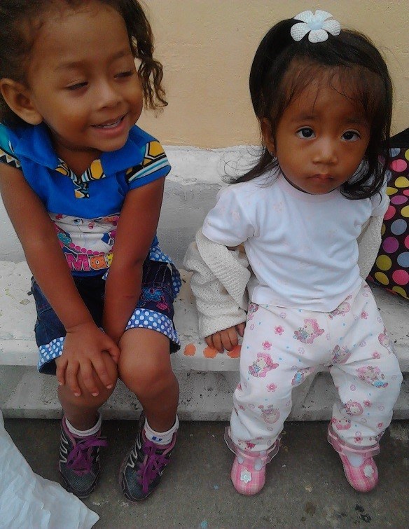 Machala-2015-little-girls