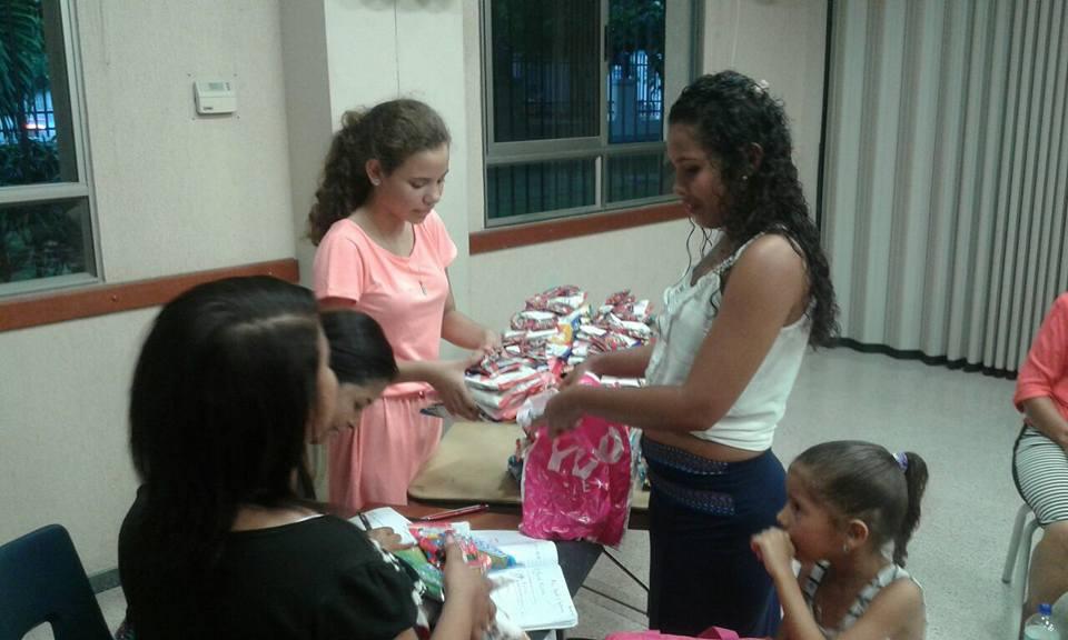 Santa-Marta-Christmas-screening-distribution-and-party-12-2016-7
